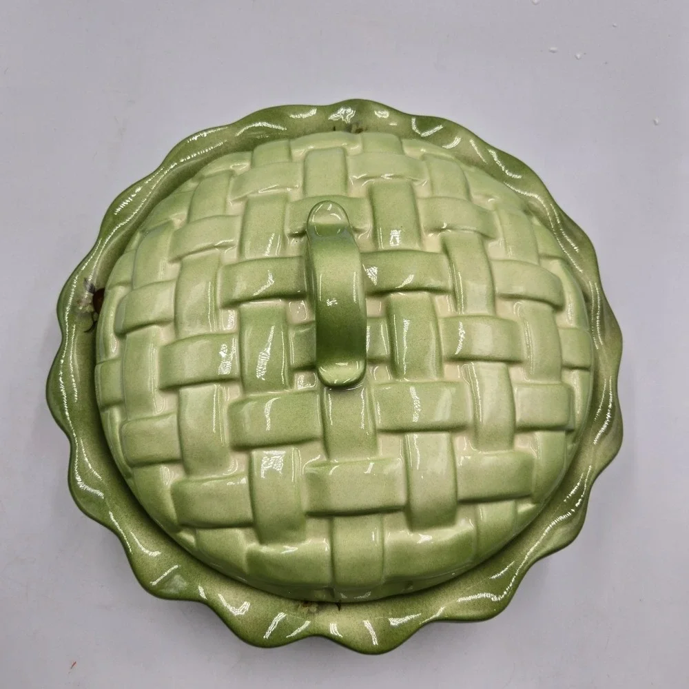 VTG 1976 Bell Ceramics Covered Apple Pie Recipe Dish with Lattice Lid Green